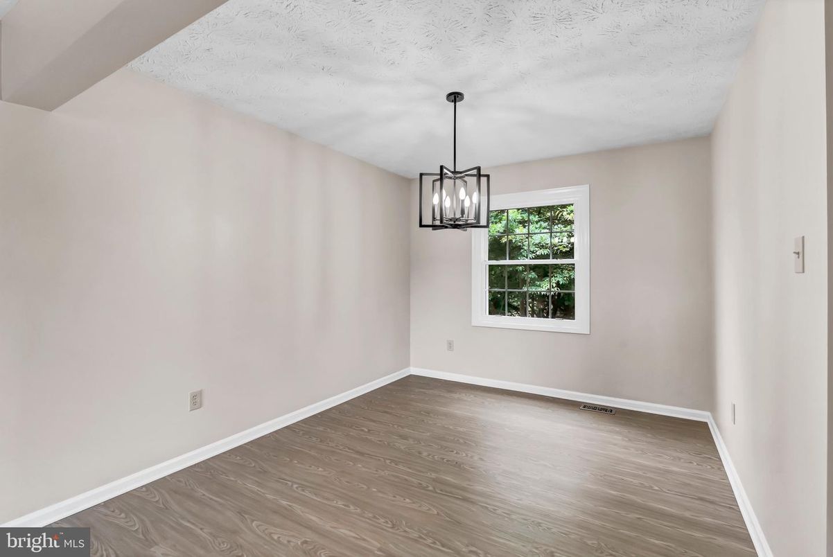 Empty room, Interior, Pendant Lights, Wood Texture Flooring