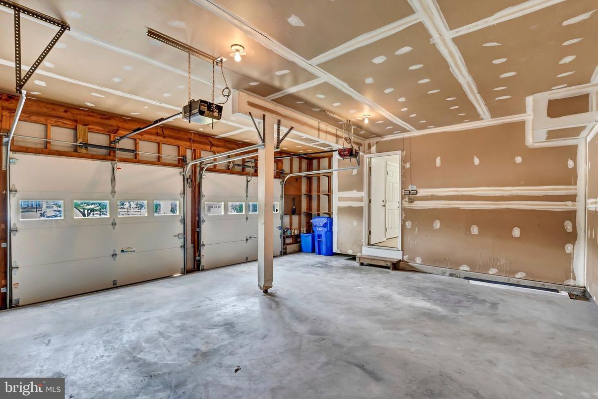 Garage, Interior, Recessed Lighting