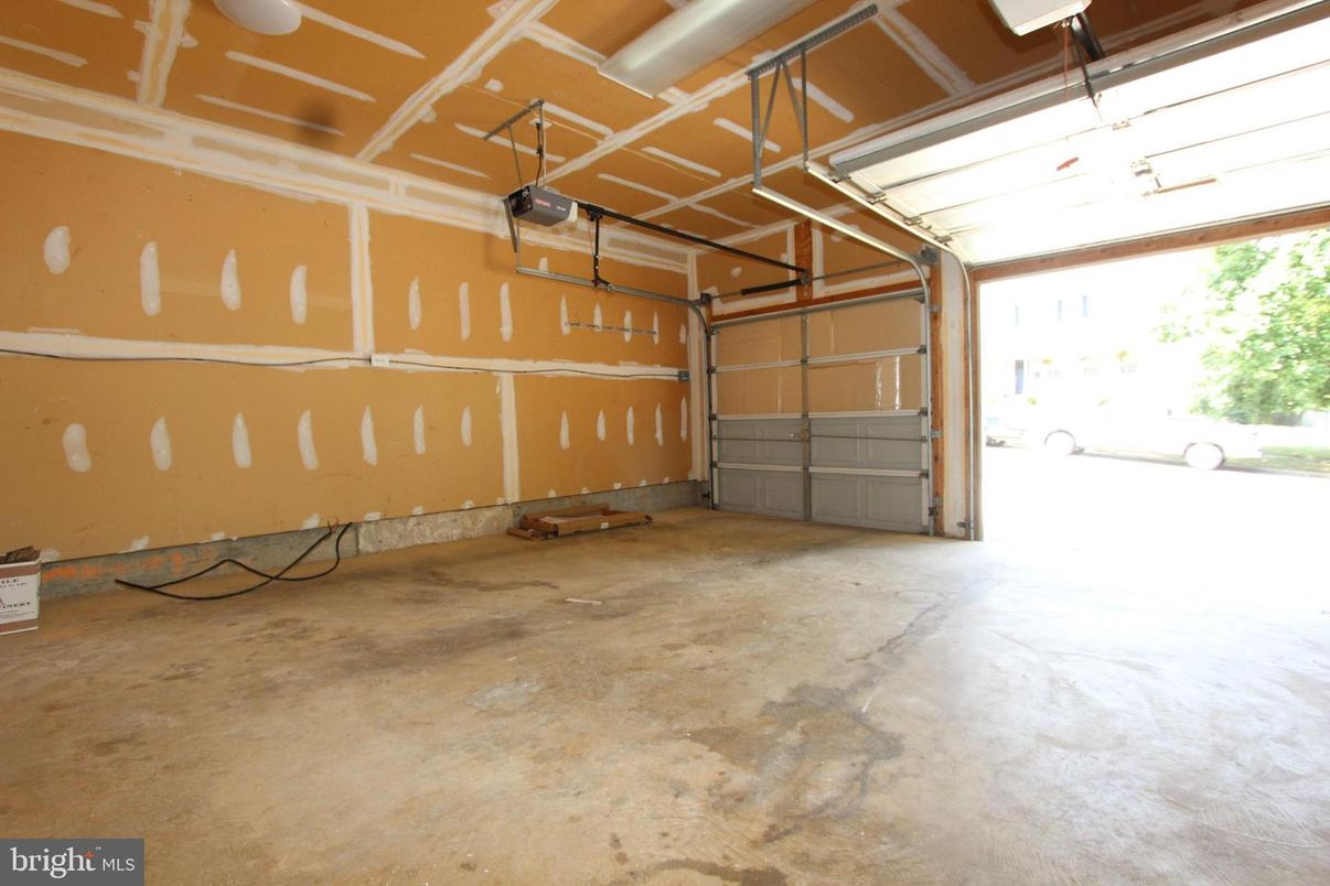 Garage, Interior