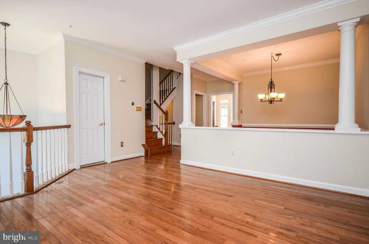 Chandelier, Empty room, Interior, Wood Texture Flooring
