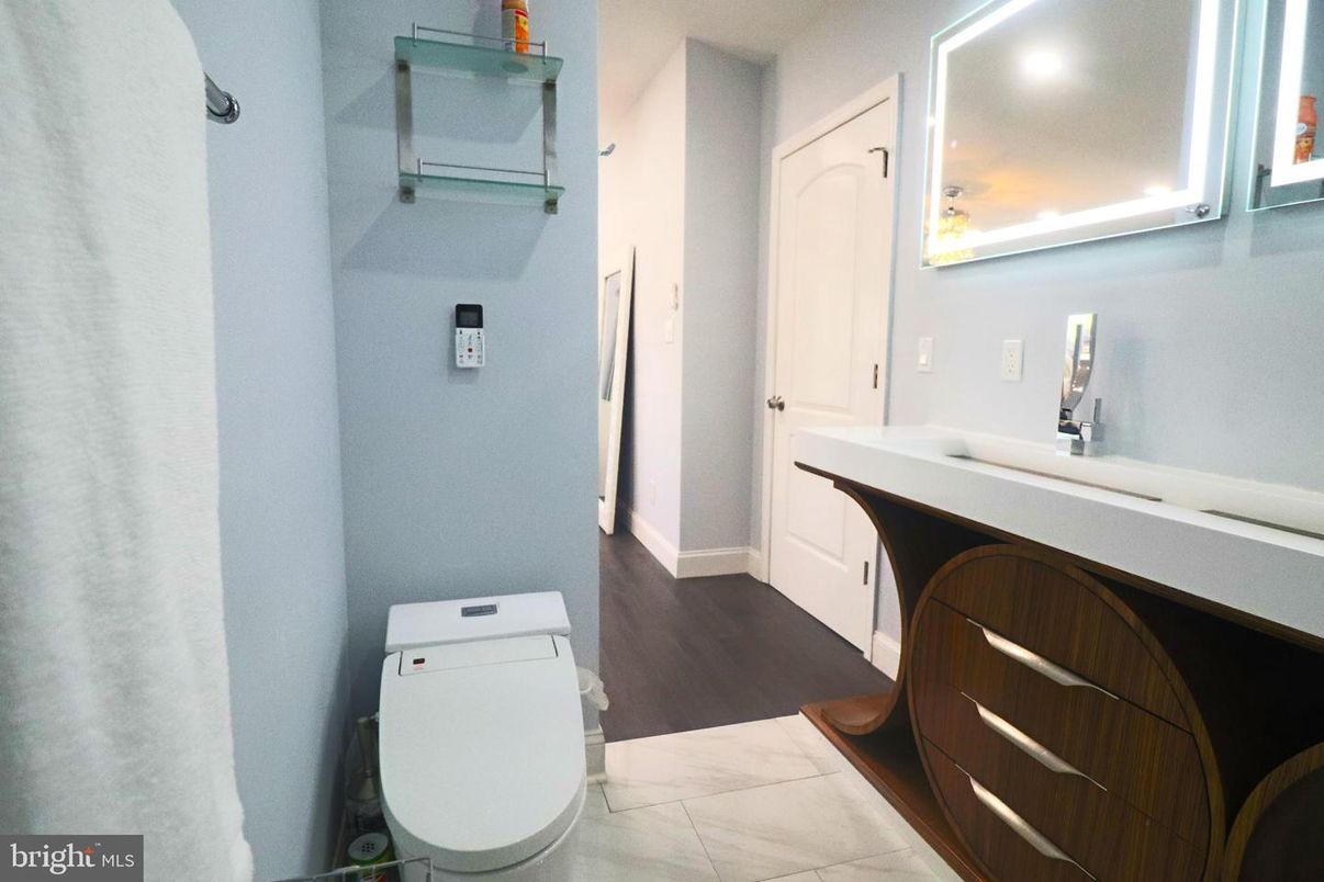Bathroom, Interior, Recessed Lighting, Wood Texture Flooring