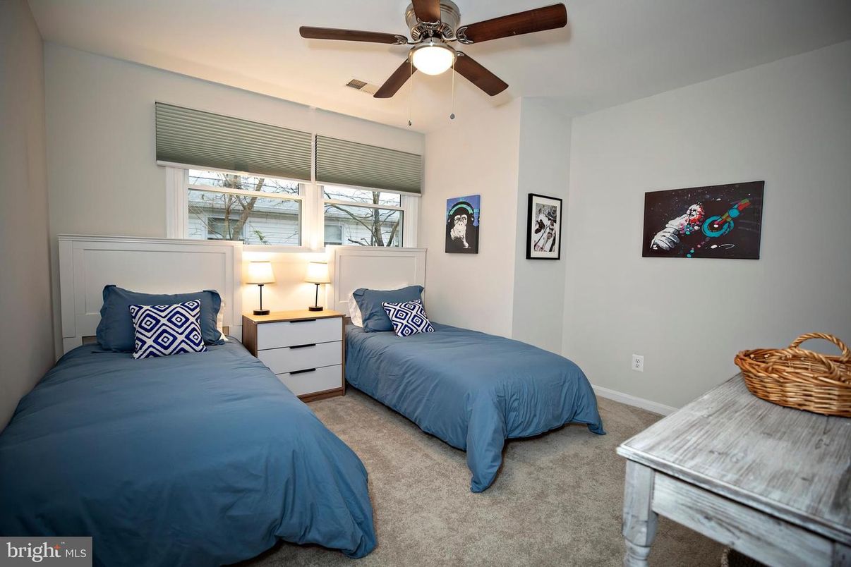 Bedroom, Interior, Water
