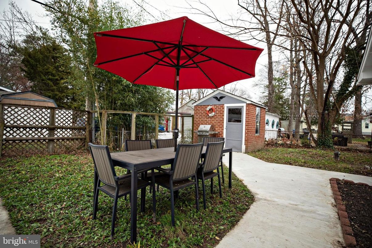 Backyard, Detached Garage, Exterior