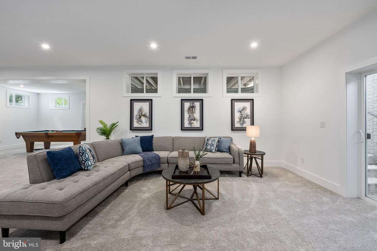 Billiard Table, Game Room, Interior, Living room, Recessed Lighting