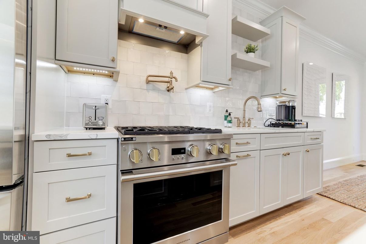 Interior, Kitchen, Stainless Steel Appliances, Wood Texture Flooring