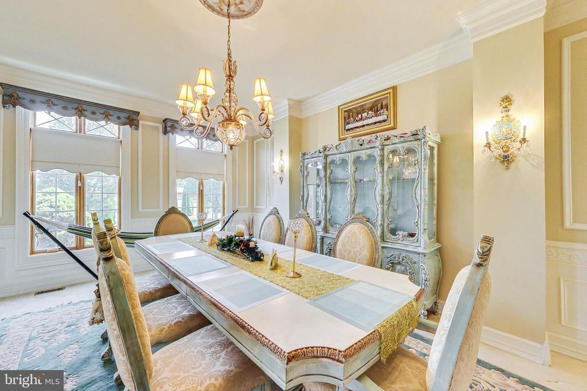 Chandelier, Dining room, Interior