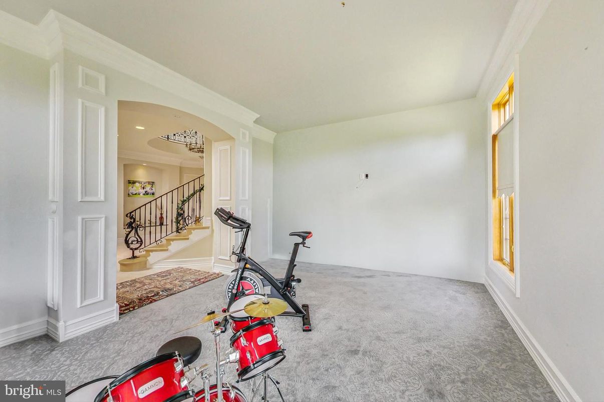 Fitness Equipment, Interior, Recessed Lighting