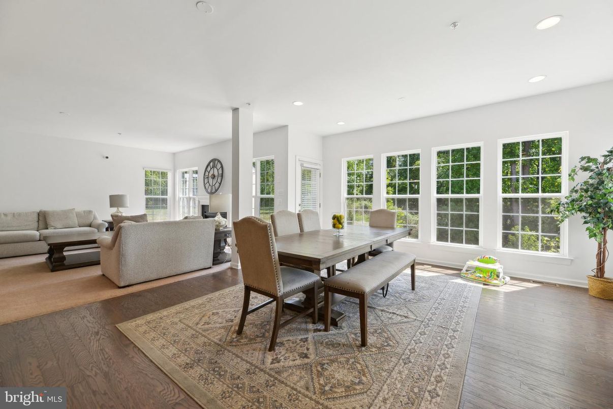 Dining room, Interior, Living room, Recessed Lighting, Wood Texture Flooring