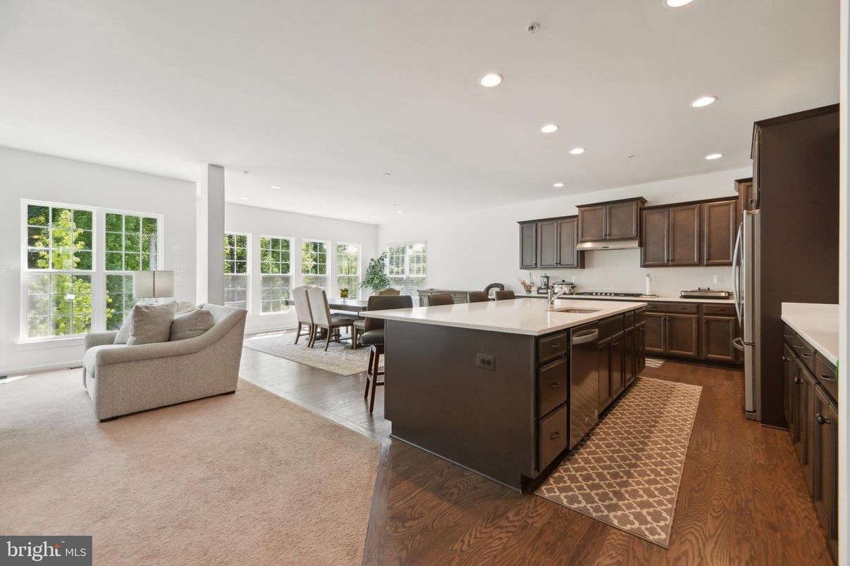 Dining room, Interior, Kitchen, Recessed Lighting, Wood Texture Flooring