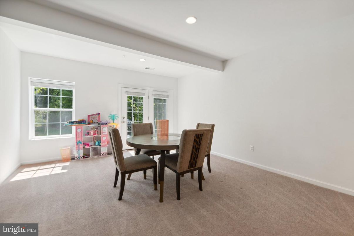 Dining room, Interior, Recessed Lighting