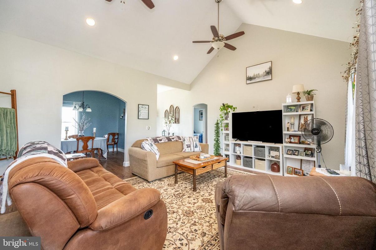 Dining room, Interior, Living room, Recessed Lighting