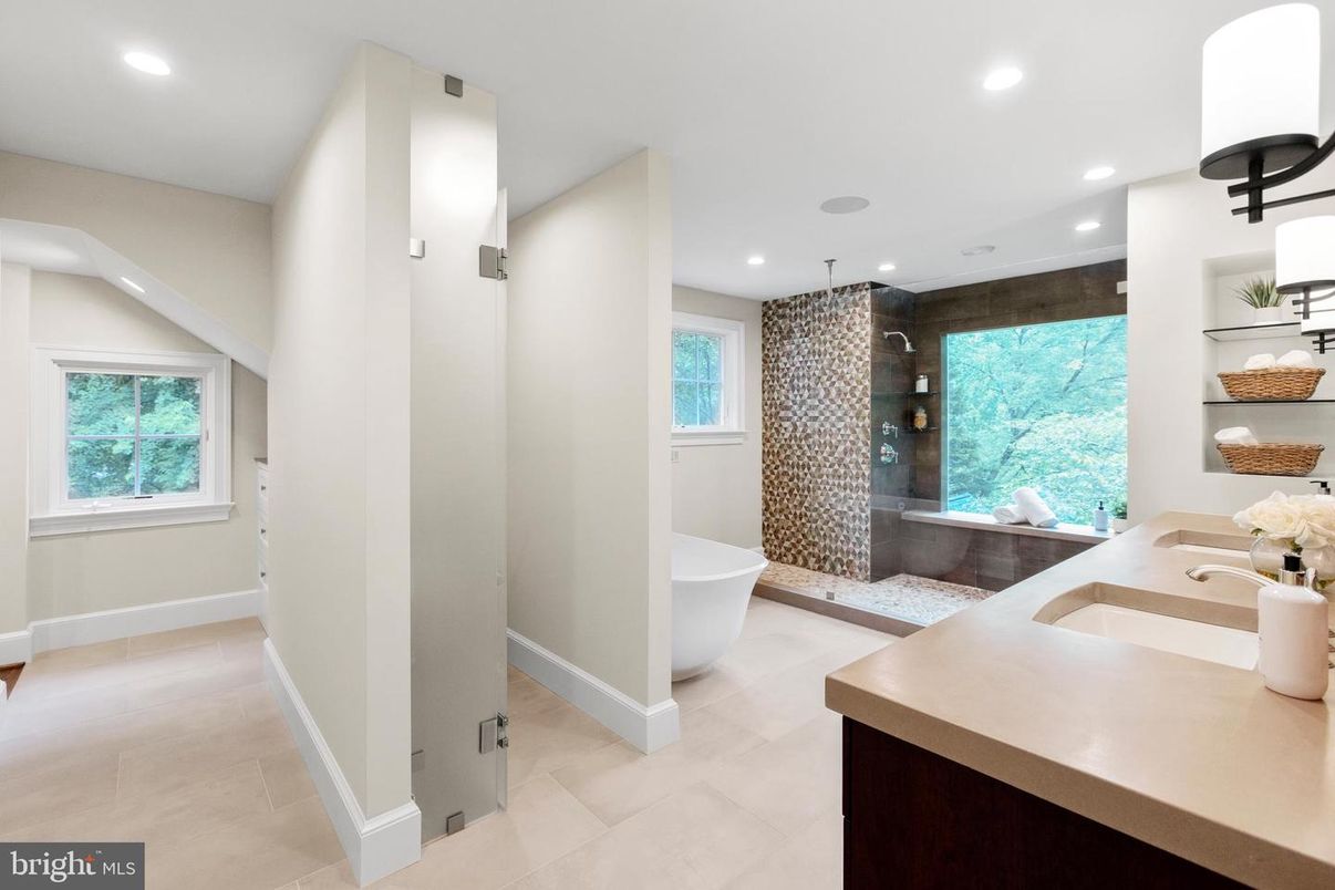 Bathroom, Free Standing Baths, Glass Shower, Interior, Recessed Lighting