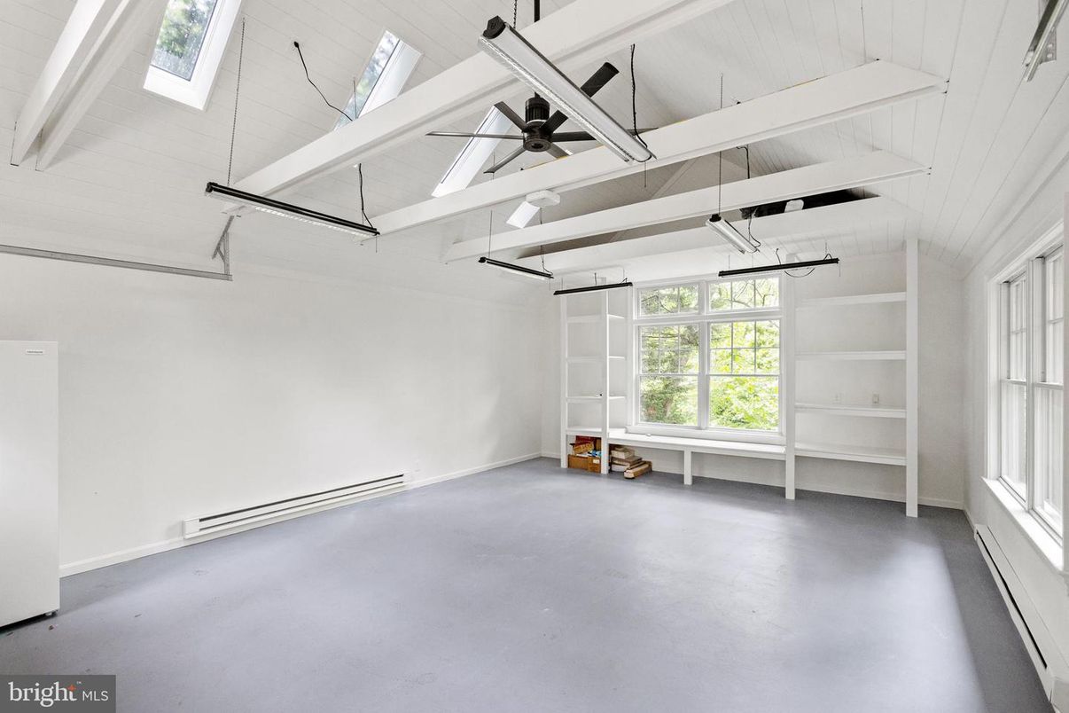 Garage, Interior