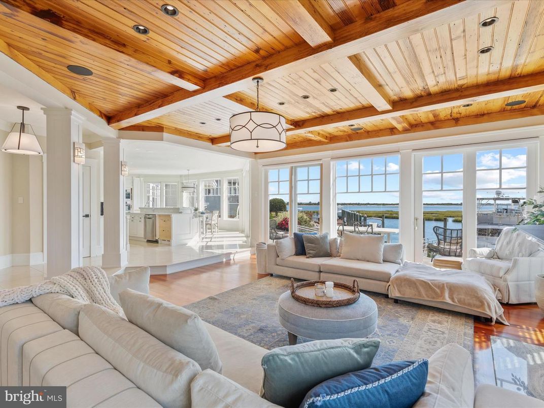 Interior, Living room, Pendant Lights, Recessed Lighting, Water, Wooden Beams, Wooden Ceilings, Wood Texture Flooring