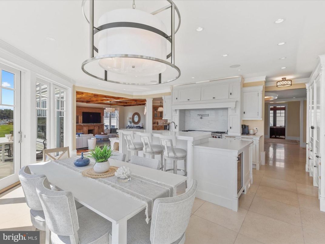 Dining room, Interior, Kitchen, Pendant Lights, Recessed Lighting