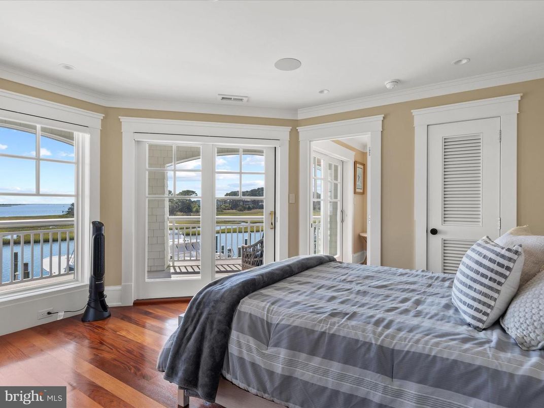 Bedroom, Interior, Recessed Lighting, Water, Wood Texture Flooring