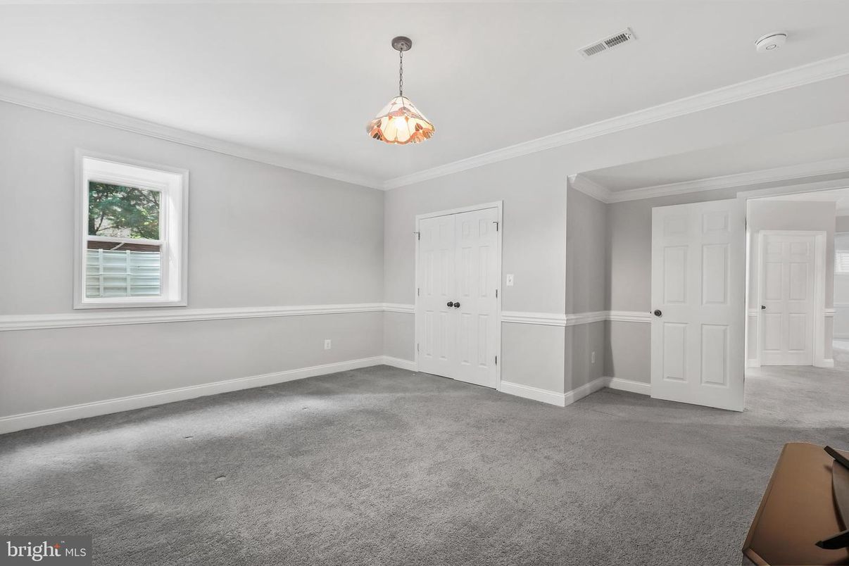 Empty room, Interior, Pendant Lights