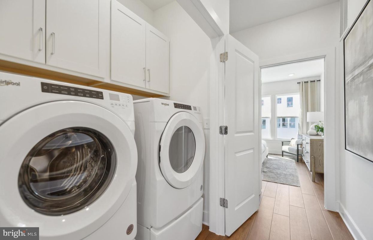 Interior, Recessed Lighting, Utility Closets, Washer, Wood Texture Flooring