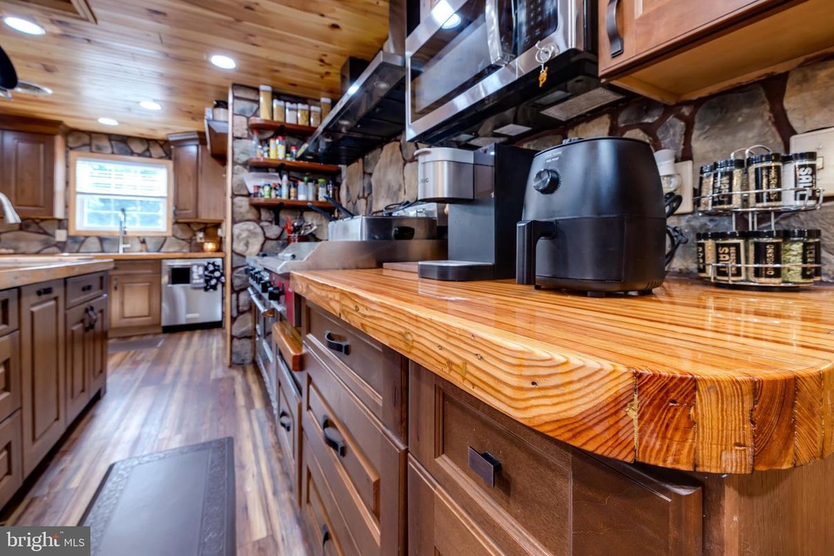 Interior, Kitchen, Recessed Lighting, Stainless Steel Appliances, Wooden Ceilings, Wood Texture Flooring