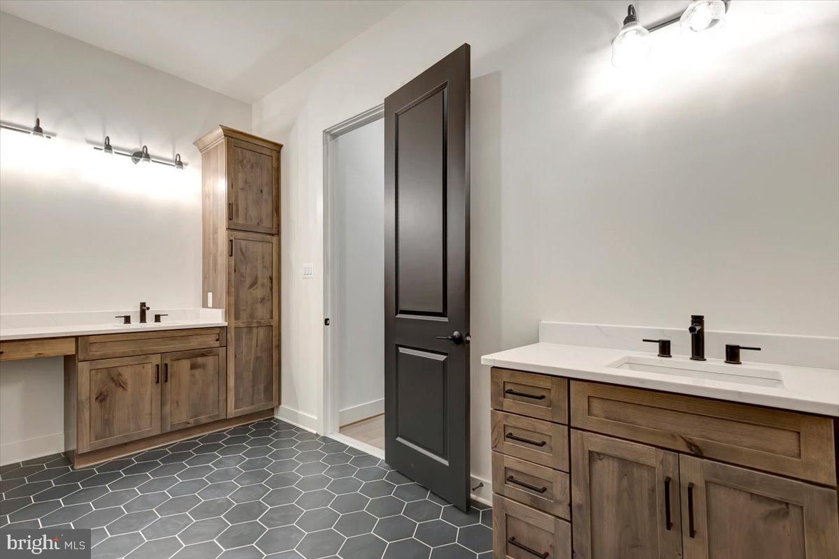 Bathroom, Dual Sink Vanities, Interior