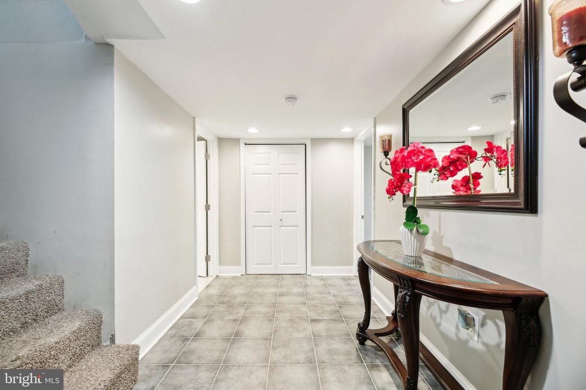 Interior, Recessed Lighting