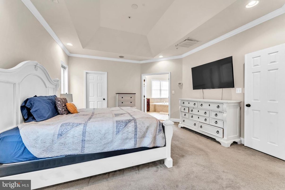 Bedroom, Interior, Recessed Lighting