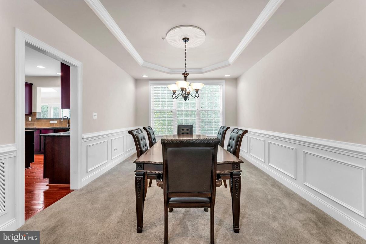 Chandelier, Dining room, Interior, Recessed Lighting, Wood Texture Flooring