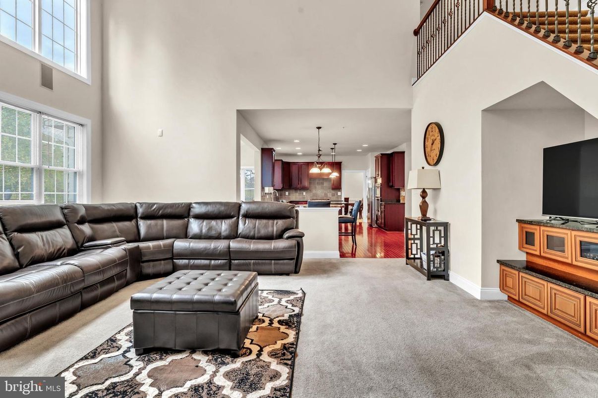 Interior, Kitchen, Living room, Pendant Lights, Recessed Lighting, Wood Texture Flooring