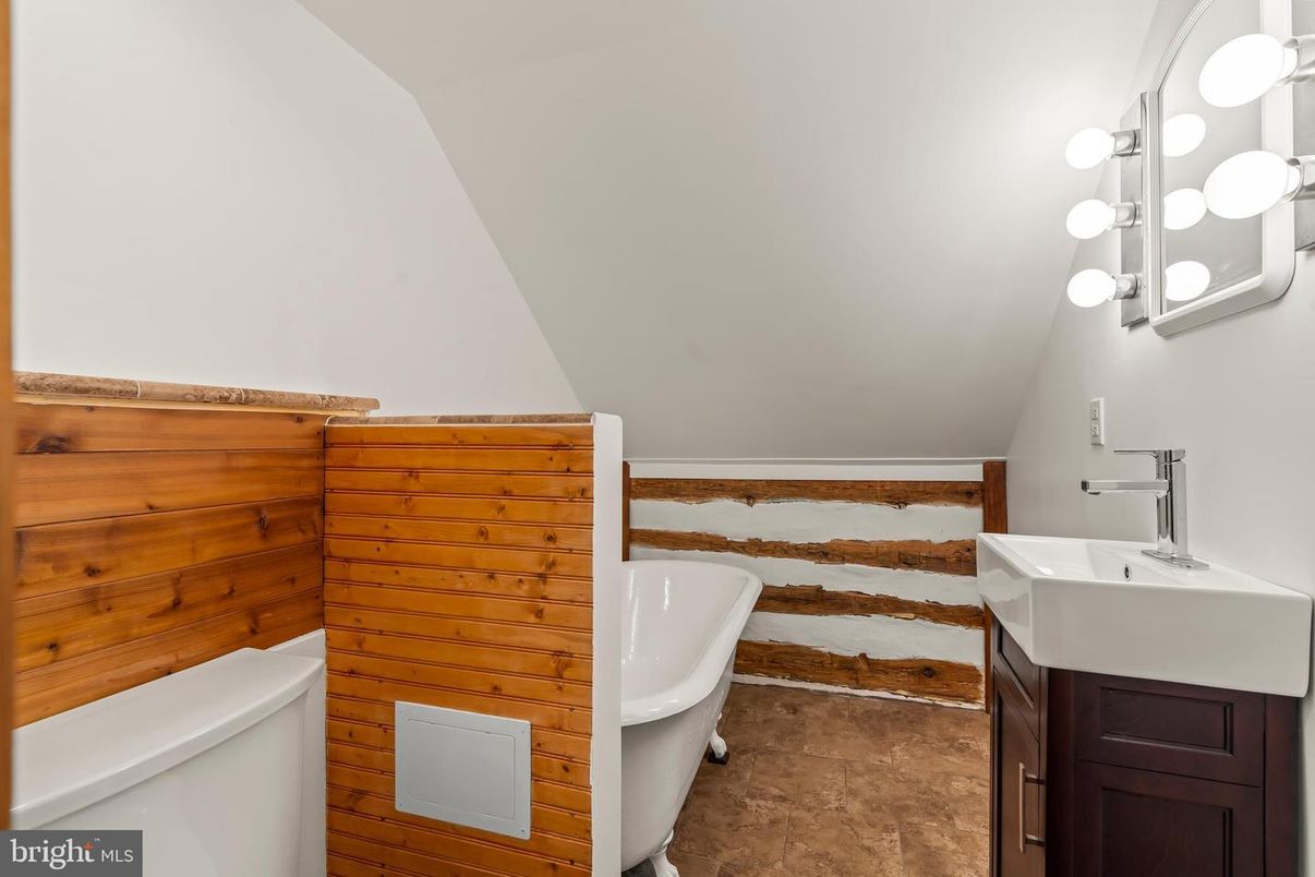 Bathroom, Free Standing Baths, Interior, Wooden Walls