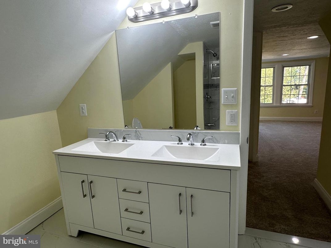 Bathroom, Dual Sink Vanities, Interior, Marble, Recessed Lighting