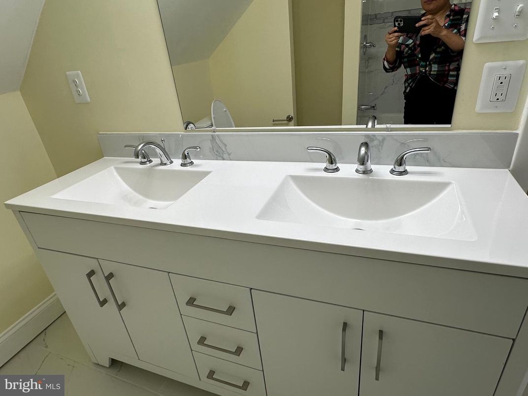 Bathroom, Dual Sink Vanities, Interior, Marble