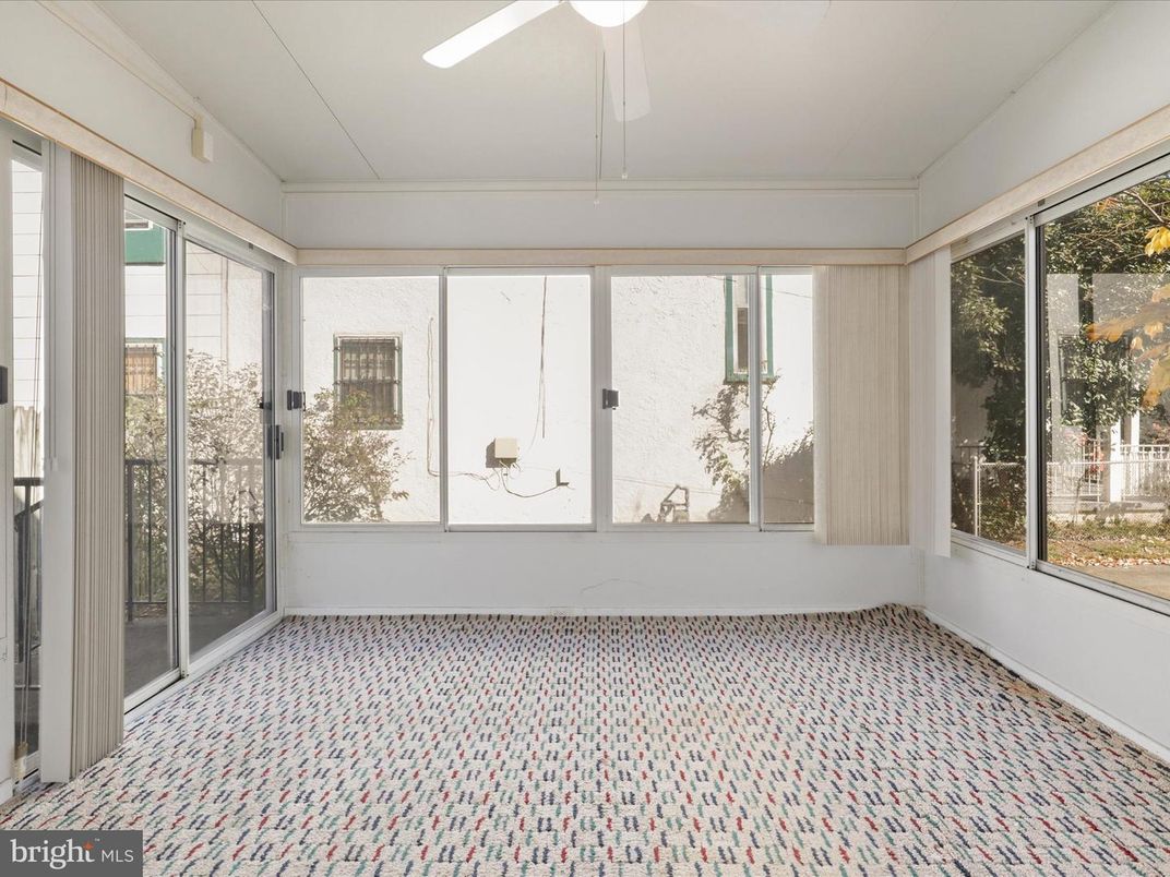 Empty room, Interior, Sun Room