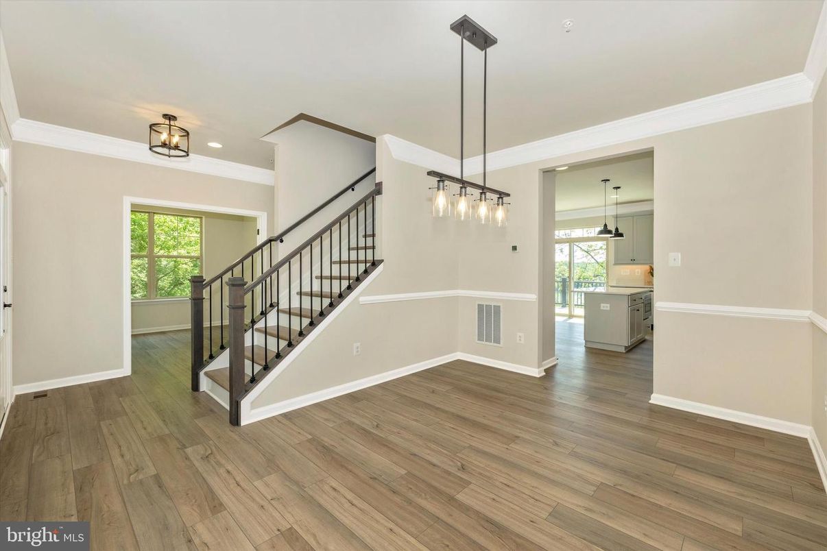 Interior, Pendant Lights, Recessed Lighting, Wood Texture Flooring