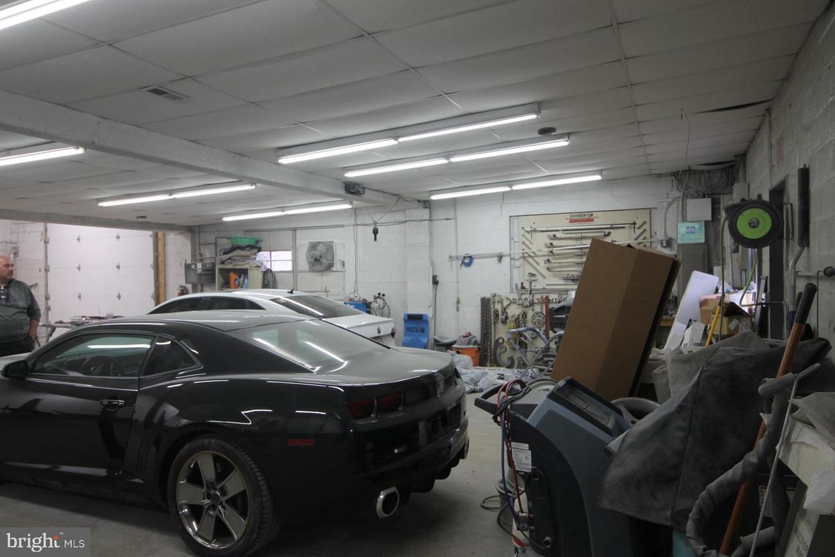 Garage, Interior