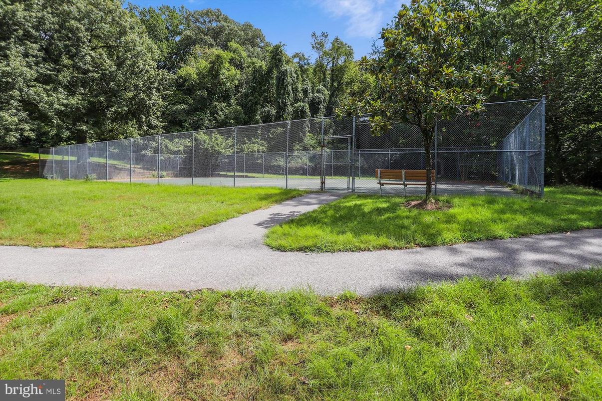 Exterior, Tennis Courts