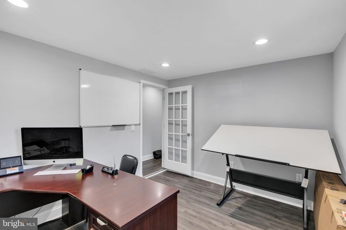 Home Office, Interior, Recessed Lighting, Wood Texture Flooring
