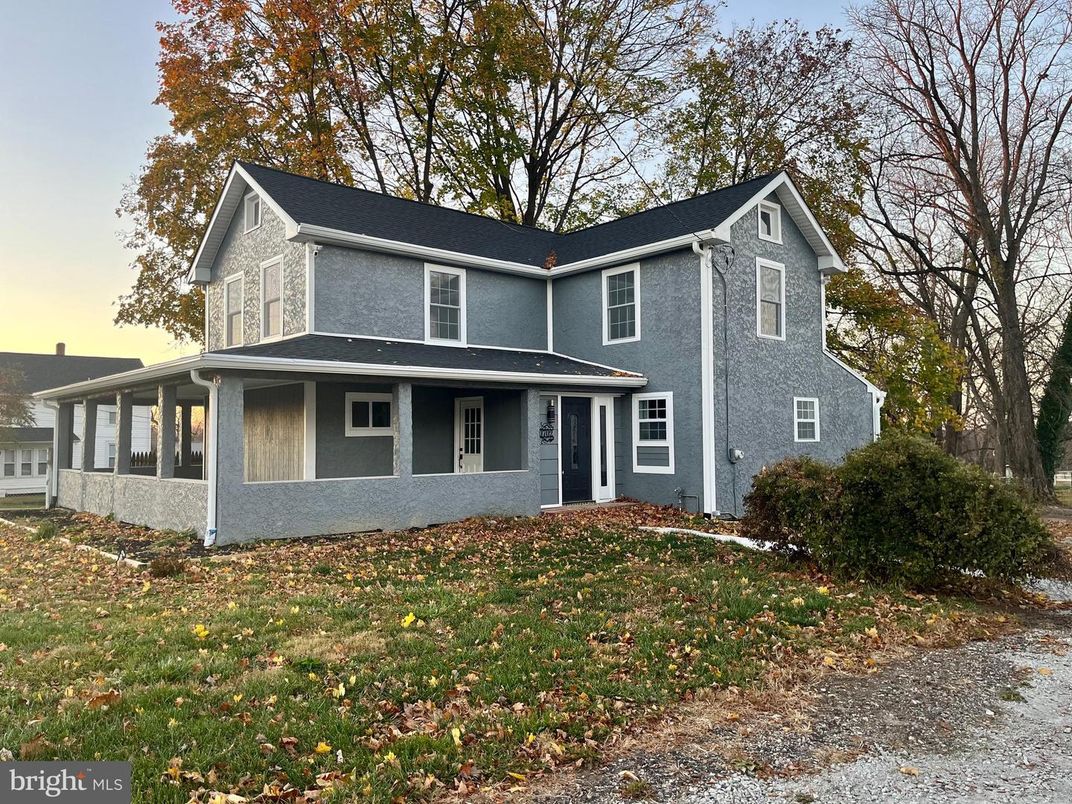 Exterior, Facade, Farmhouse