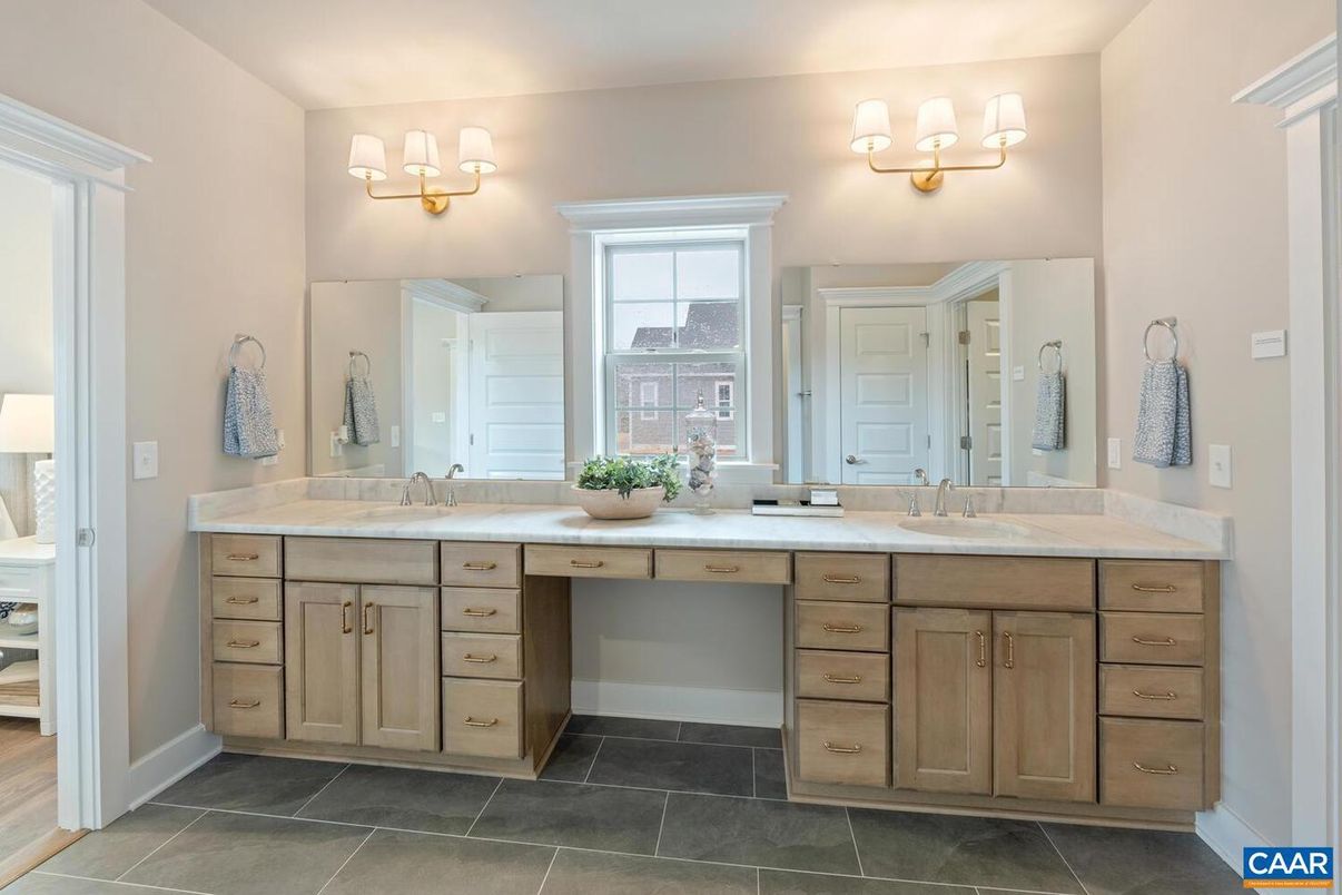 Bathroom, Dual Sink Vanities, Interior