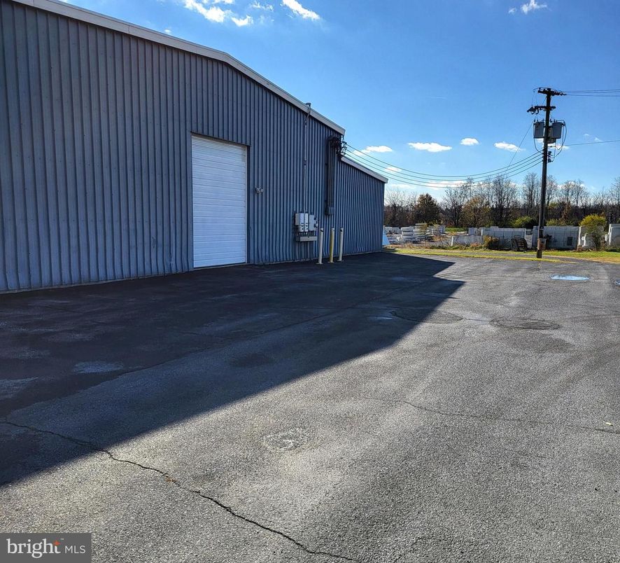 Detached Garage, Exterior