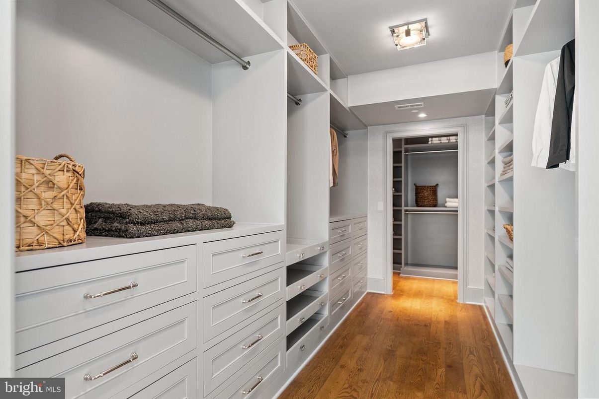 Interior, Walk-in Closets, Wood Texture Flooring