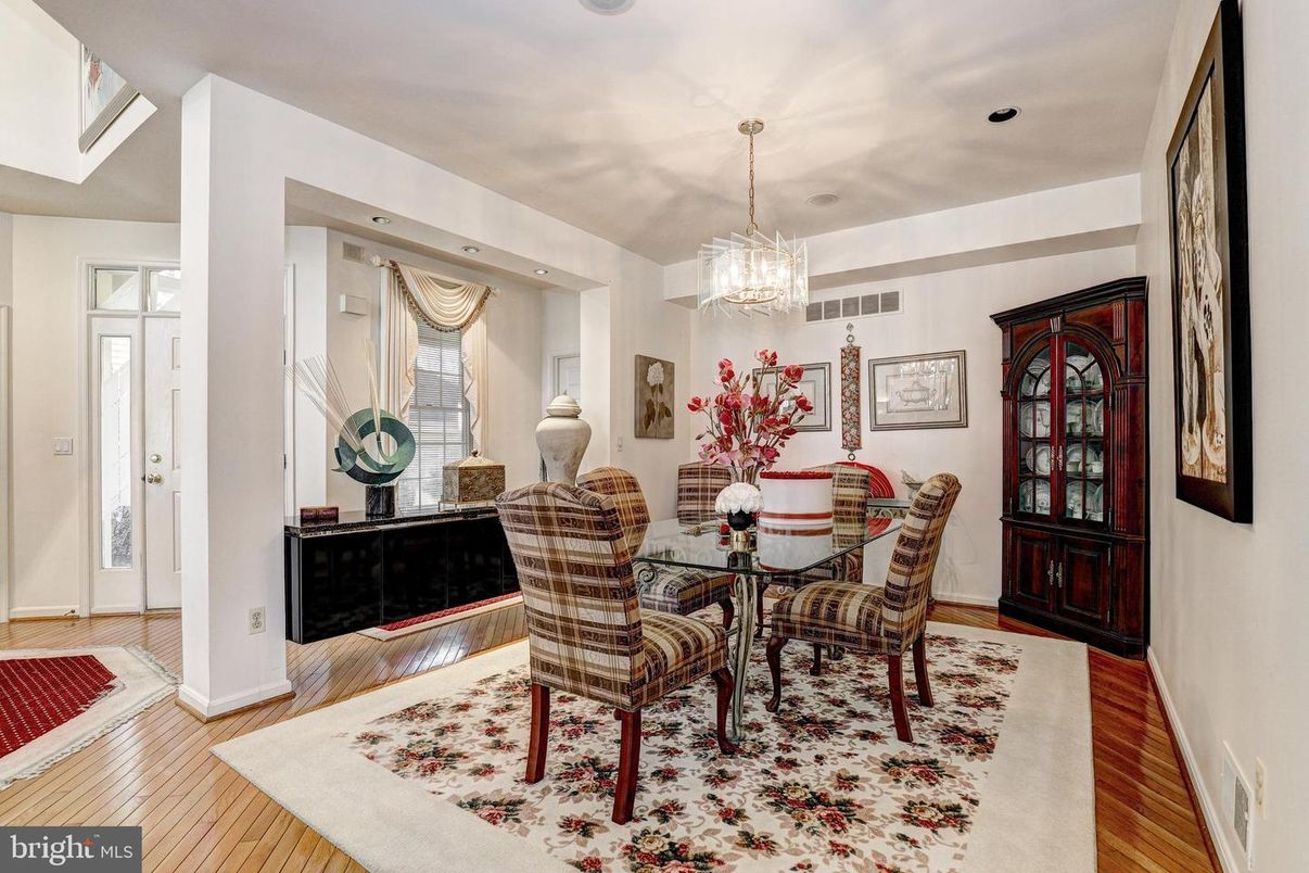 Chandelier, Dining room, Interior, Pendant Lights, Recessed Lighting, Wood Texture Flooring