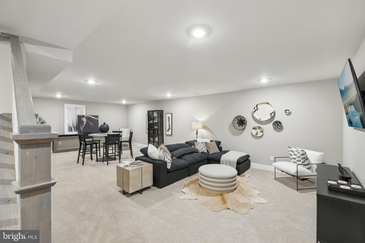 Dining room, Interior, Living room, Recessed Lighting