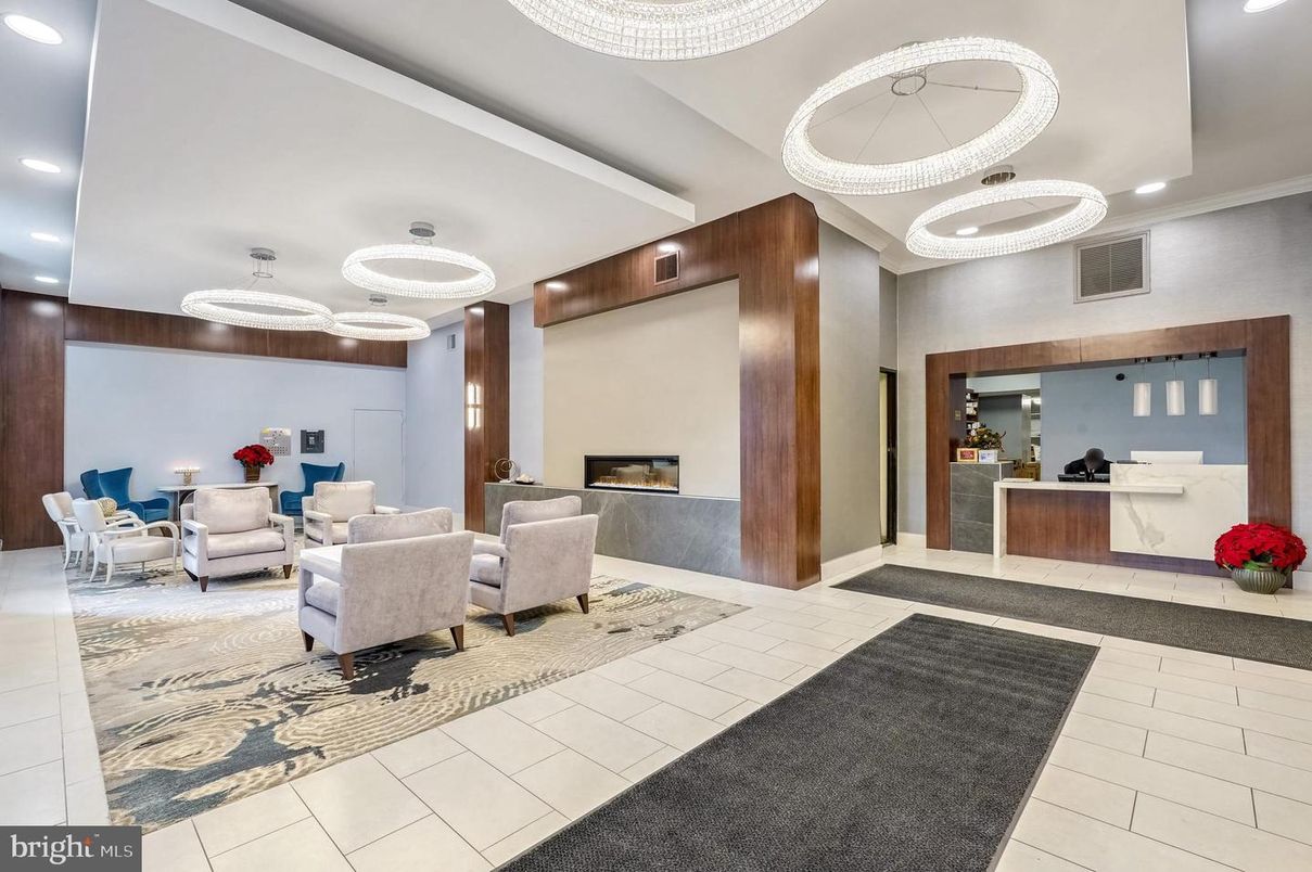 Interior, Living room, Pendant Lights, Recessed Lighting