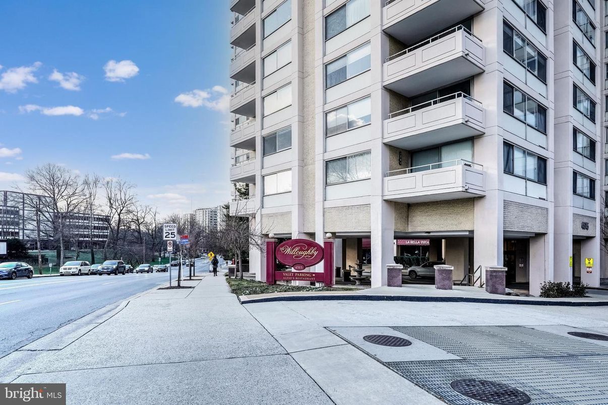 Exterior, Facade, Condo Building