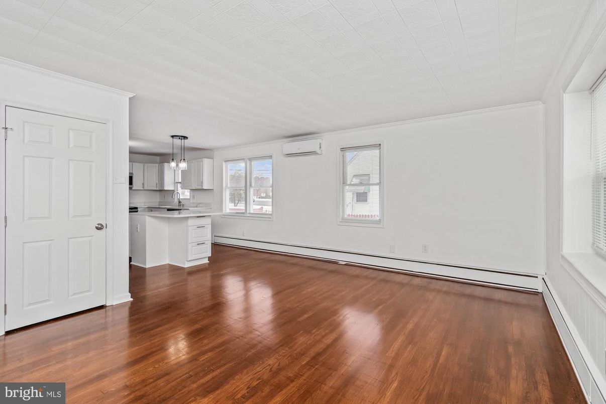 Empty room, Interior, Kitchen, Pendant Lights, Wood Texture Flooring