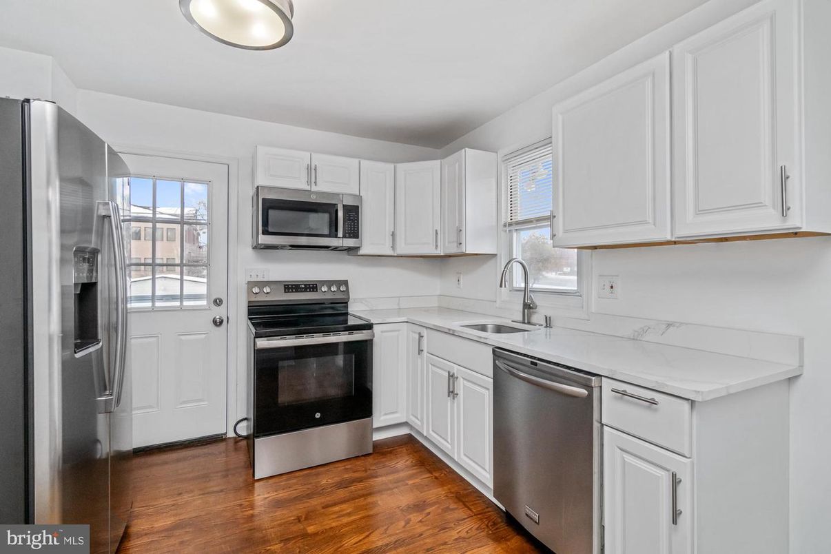 Interior, Kitchen, Stainless Steel Appliances, Wood Texture Flooring