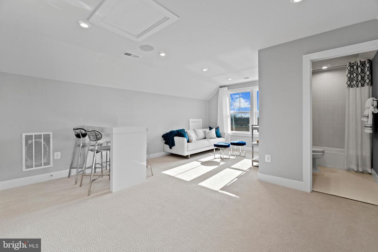 Bathroom, Interior, Recessed Lighting