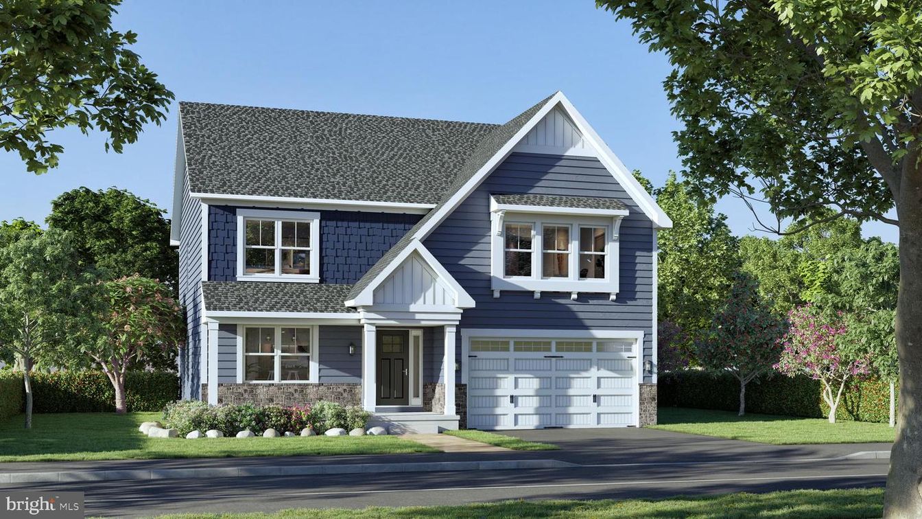 Attached, Exterior, Facade, Farmhouse
