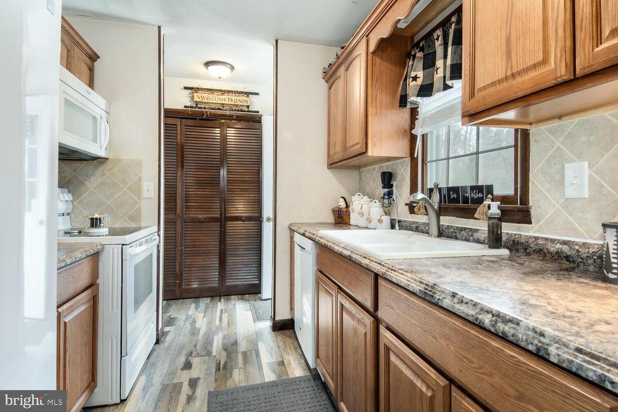 Interior, Kitchen, Wood Texture Flooring