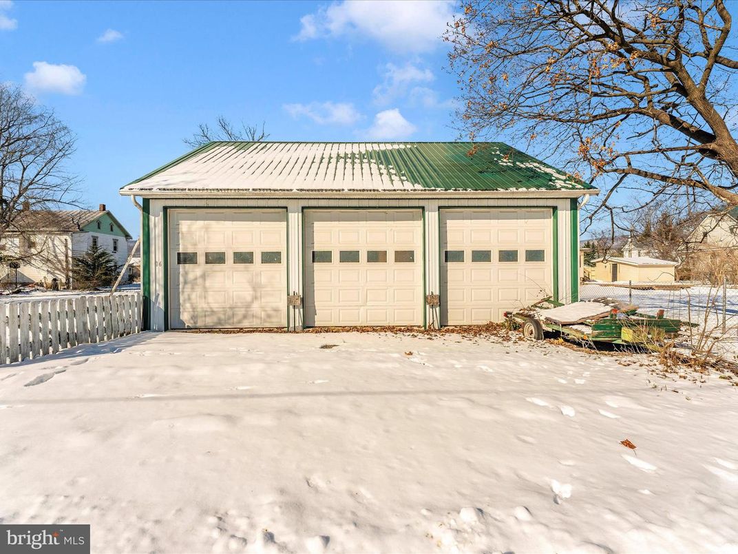 Detached Garage, Exterior